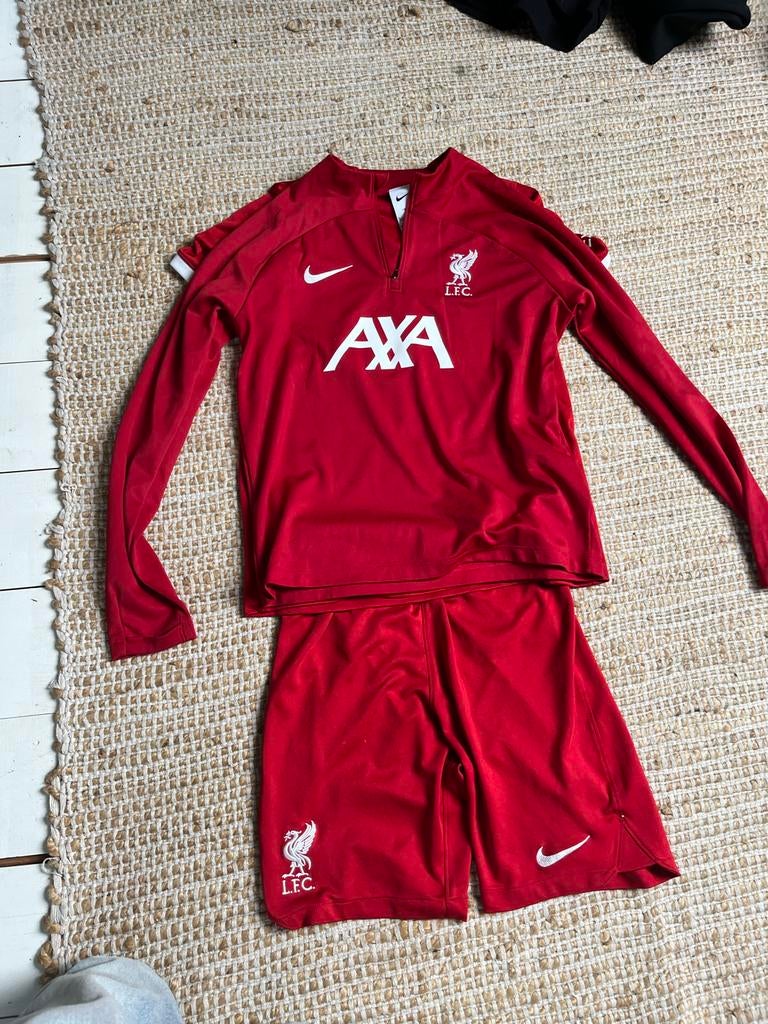 Liverpool Trainingspak Korte Broek & Shirts Maat 147-158 cm, Kinderen en Baby's, Ophalen of Verzenden, Gebruikt, Jongen