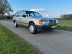 Mercedes-Benz 300 TE (W124) 1985 – Oldtimer - APK tot 2028, Auto's, Automaat, Achterwielaandrijving, Beige, 179 pk