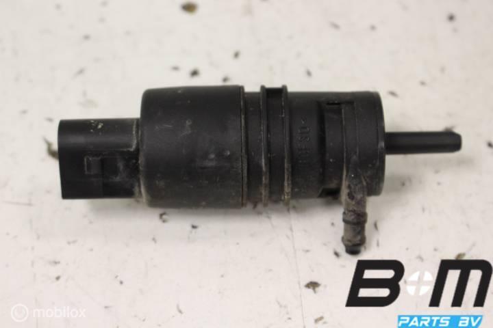 Ruitensproeierpomp Volkswagen Passat B6 1K5955651, Auto-onderdelen, Ruiten en Toebehoren, Gebruikt