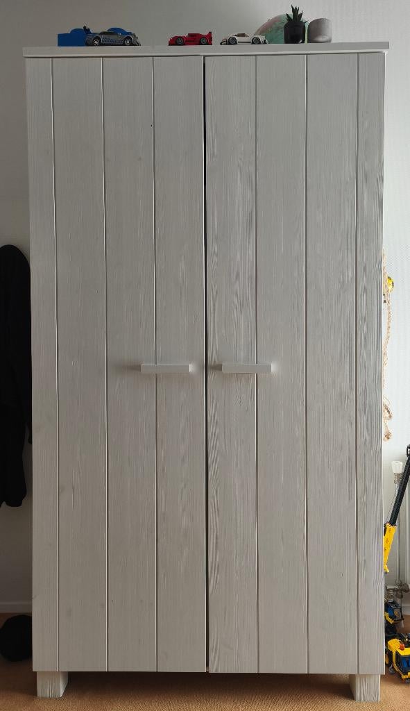 Kast Dennis Woood, Ophalen, Met deur(en), Gebruikt, 100 tot 150 cm