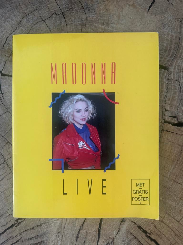 Madonna Live Boek met Gratis Poster - Udima b.v. Gilze, Ophalen of Verzenden, Gelezen, Artiest