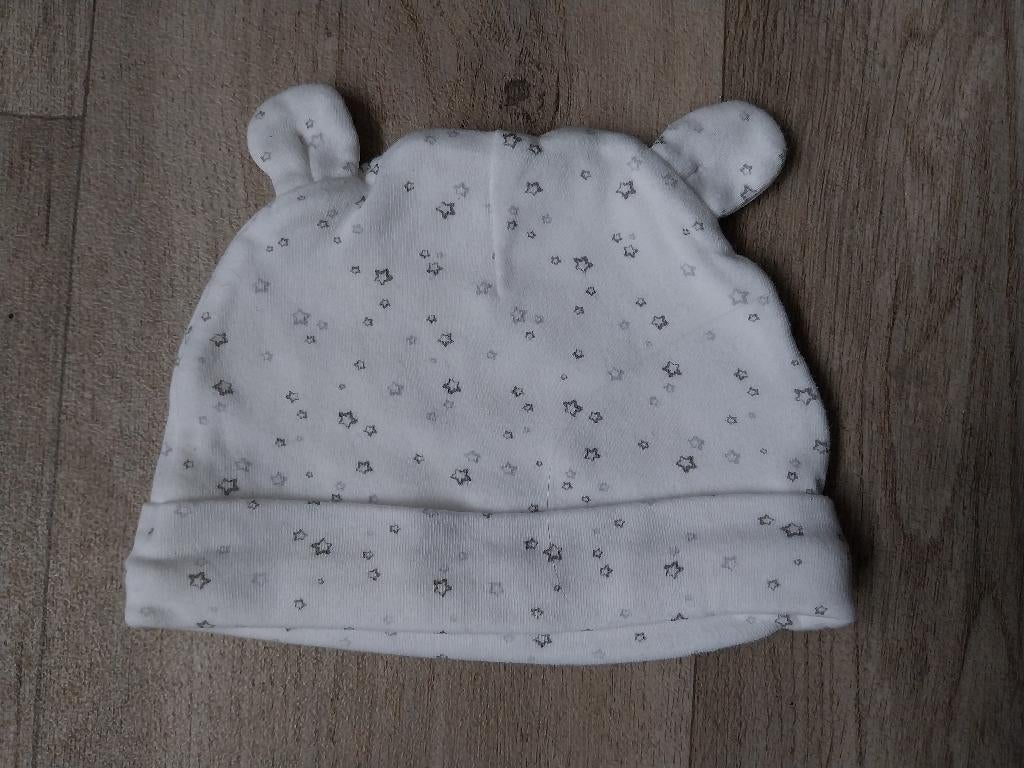 Primark babymutsje wit met sterretjes 0-3 maanden, Kinderen en Baby's, Babykleding | Mutsen, Sjaals en Wanten, Gebruikt, Jongetje of Meisje
