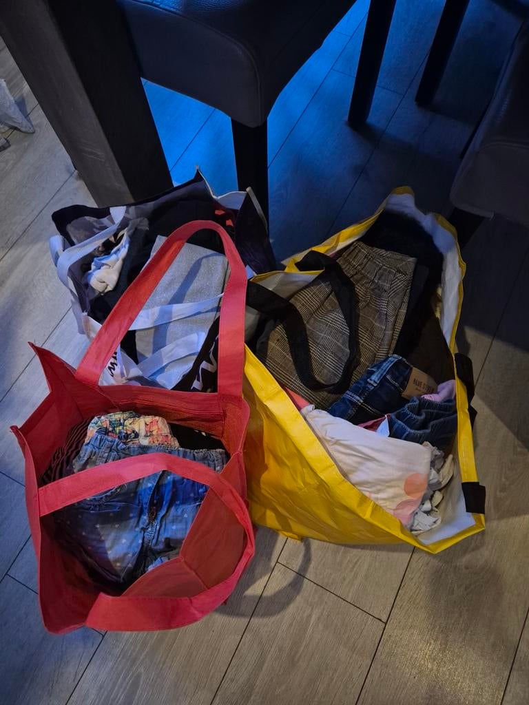 3 tassen vol meisjeskleding, Kleding | Dames, Kledinghangers, Ophalen, Gebruikt