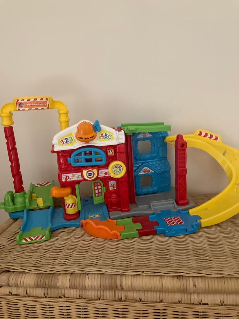VTech Toet Toet Auto's Brandweerkazerne, Ophalen of Verzenden, Zo goed als nieuw, 2 tot 4 jaar