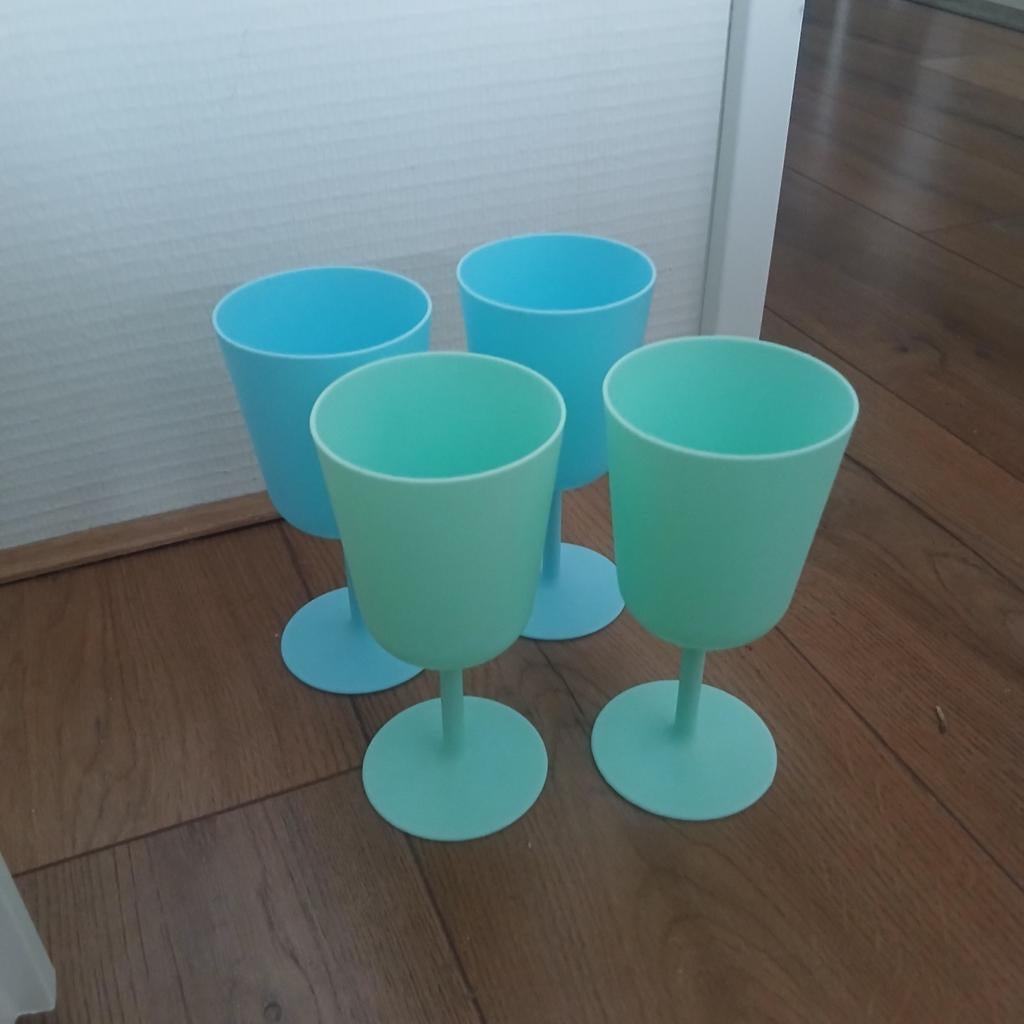 Kinder 'wijnglazen', Ophalen, Zo goed als nieuw