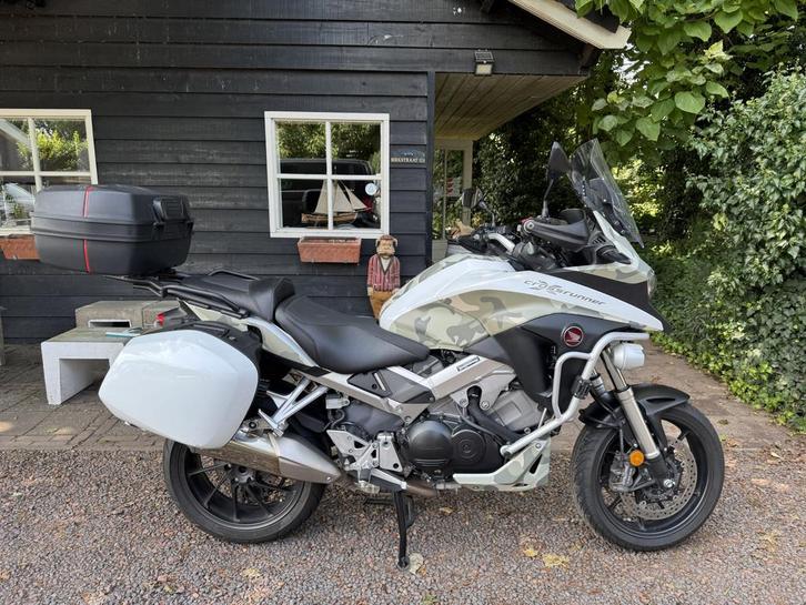 Honda VFR 800X Crossrunner C-ABS (bj 2017), Motoren, Motoren | Honda, Bedrijf, Overig, meer dan 35 kW, ABS