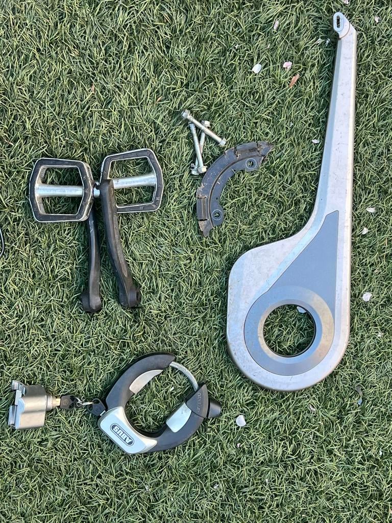 Flyer onderdelen, Ophalen, Zo goed als nieuw