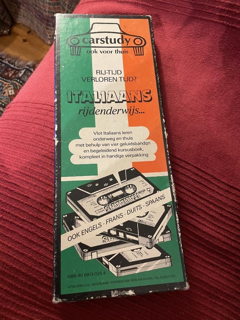 Italiaans rijdenderwijs/cursus italiaans met boek+ 4 cassett, Boeken, Studieboeken en Cursussen, Ophalen of Verzenden, Beta, Zo goed als nieuw