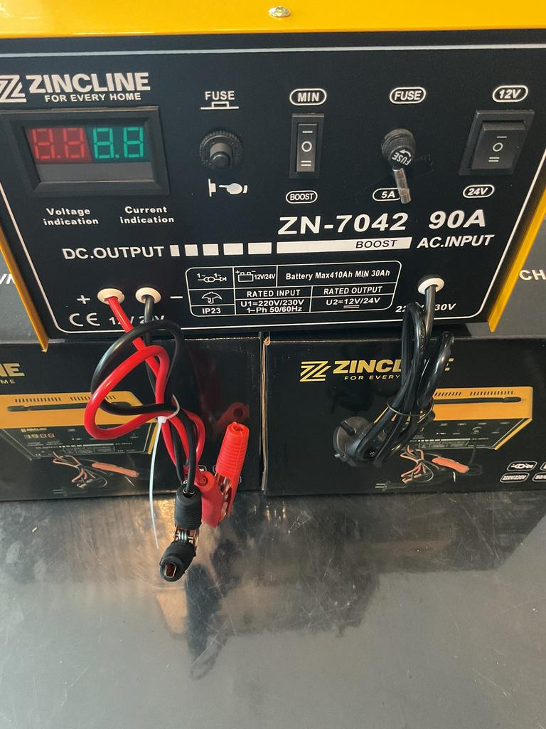 12-24 v accu oplader 90 amp met boost functie, Auto diversen, Jumpstarters, Ophalen of Verzenden, Nieuw