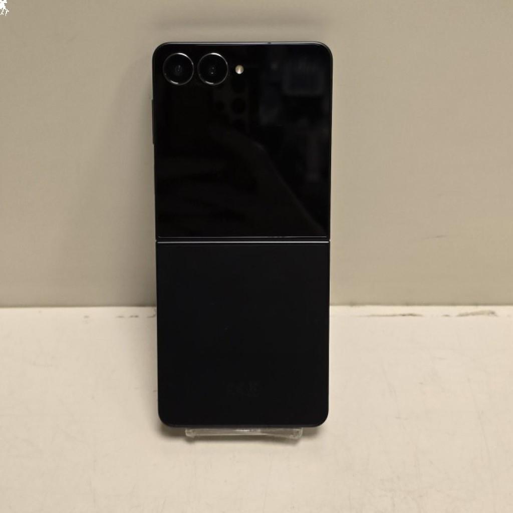 Samsung Galaxy Z Flip7 | 256GB | Zwart | A-Grade (838321), Samsung Electronics Benelux B.V., Nlsamsung@edelman.com, Evert van de Beekstraat 310, 1118 CX Schiphol, Nederland