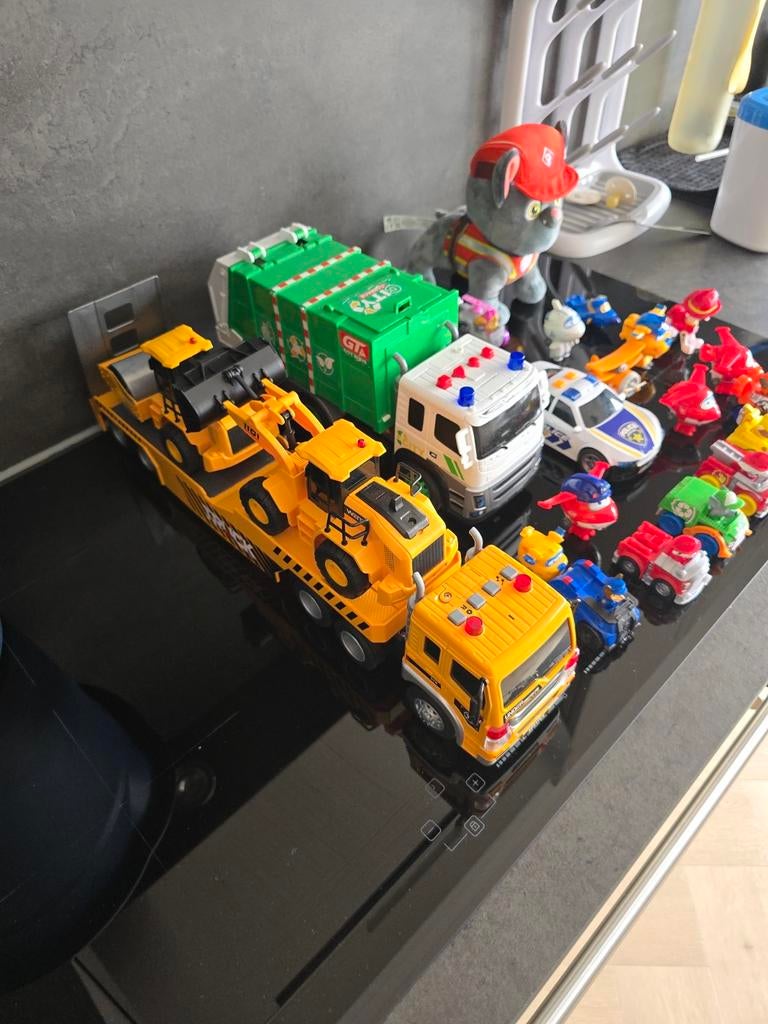 Grote set speelgoedvoertuigen en Paw Patrol knuffel, Ophalen, Gebruikt