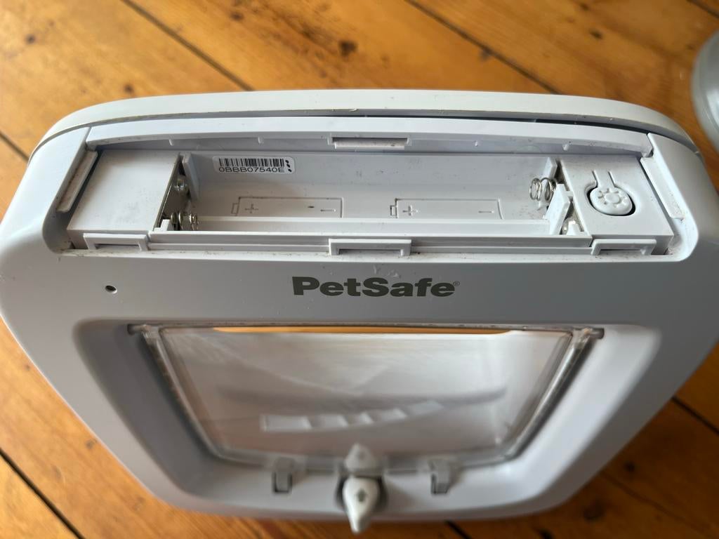 Kattenluik met chiplezer, Dieren en Toebehoren, Katten-accessoires, Zo goed als nieuw, Ophalen of Verzenden