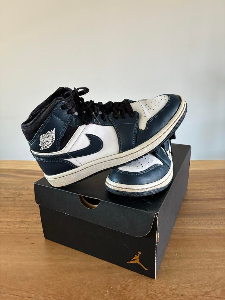 Air Jordan 1 Mid Armory Navy/White-Black (maat 40), Ophalen of Verzenden, Gedragen, Blauw, Sneakers of Gympen