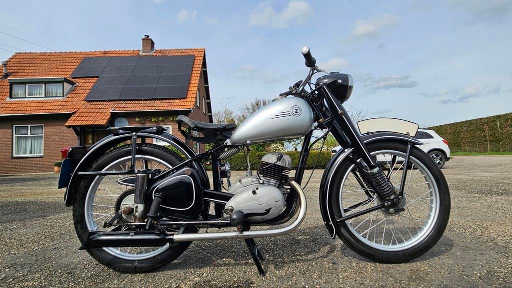 Cz 150 1951 uit Museum Perak Model, Motoren, Gebruikt, Overig, 11 kW of minder, 600 cc