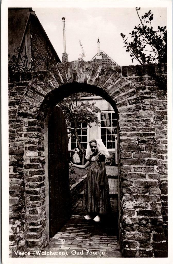 Veere - Walcheren Oude Poortje klederdracht, Verzenden, 1940 tot 1960, Ongelopen, Zeeland