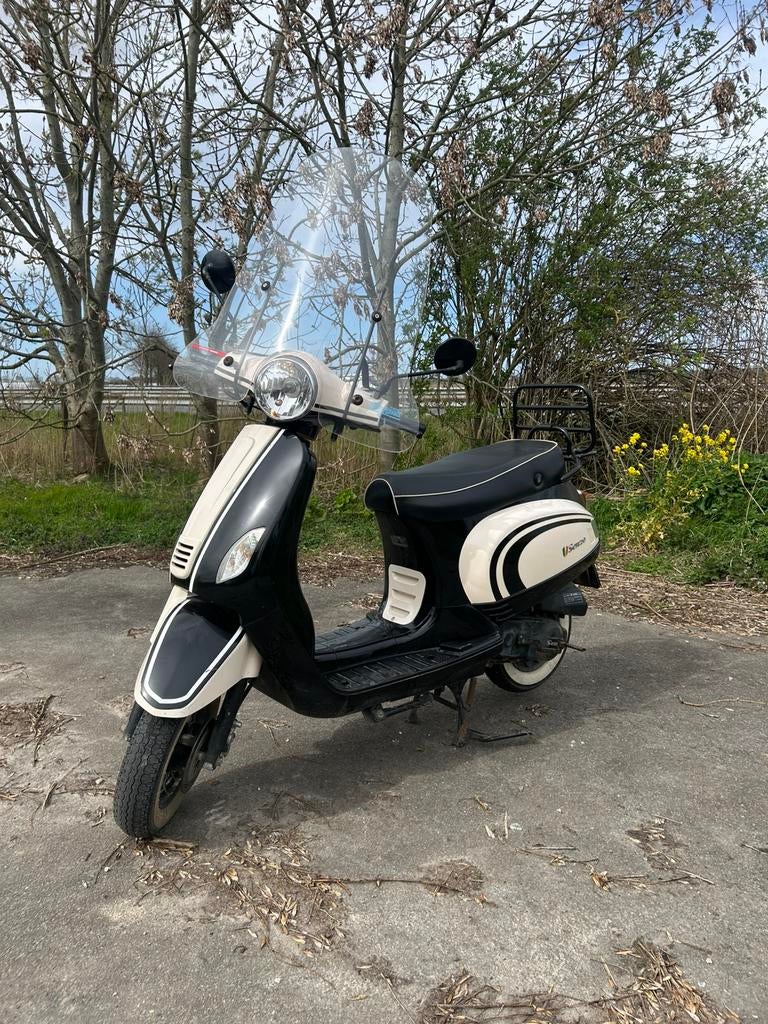 Senzo riva lux 2016, Ophalen of Verzenden, Zo goed als nieuw, Benzine, Overige modellen