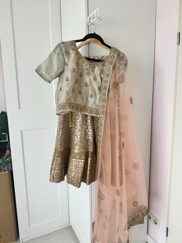 Champagnekleurige Lehenga Maat L met Roze Dupatta, Overige typen, Overige kleuren, Maat 42/44 (L), Ophalen of Verzenden