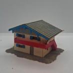 Huisje met rood balkon in spoor n, Gebruikt, Brug, Tunnel of Gebouw, Ophalen of Verzenden, Fleischmann