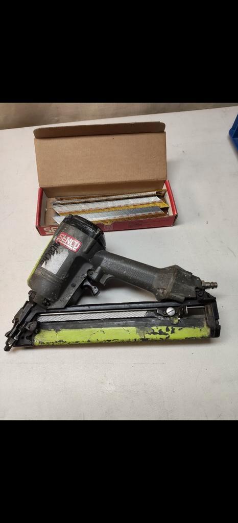 Aangeboden Gebruikte Spijkertacker  / Spijkerpistool, Doe-het-zelf en Verbouw, Gereedschap | Overige machines, Gebruikt, Ophalen
