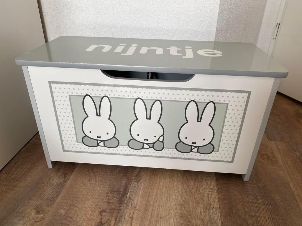Nijntje opbergkist met knuffels, Ophalen, Gebruikt, Jongen of Meisje