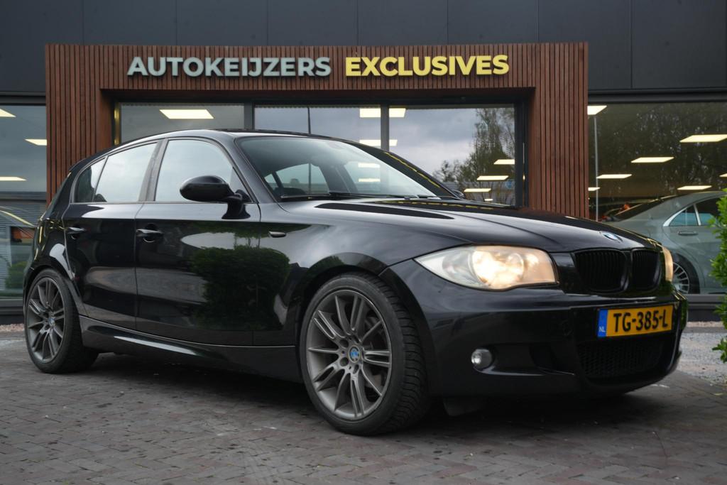 BMW 1-serie 118i M Pakket Stoelverw., Auto's, BMW, 1-Serie, 4 cilinders, 129 pk, Zwart