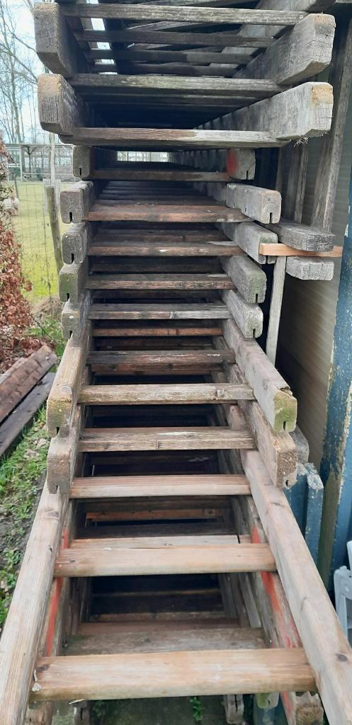 21 stuks houten bouwladders 3.5m - 5m, Ophalen, Gebruikt, Ladder, 4 meter of meer
