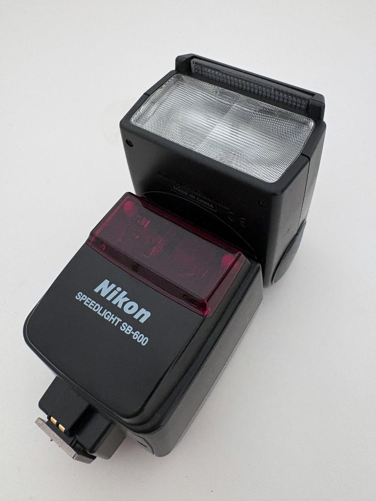 Nikon Speedlight SB-600 flitser, Audio, Tv en Foto, Fotografie | Flitsers, Ophalen of Verzenden, Zo goed als nieuw, Nikon, Kantelbaar