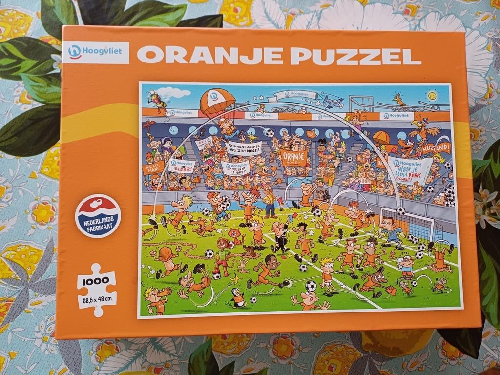 Leuke Oranje Puzzel 1000 Stukjes - Voetbal Thema, Ophalen of Verzenden, 500 t/m 1500 stukjes, Zo goed als nieuw, Legpuzzel