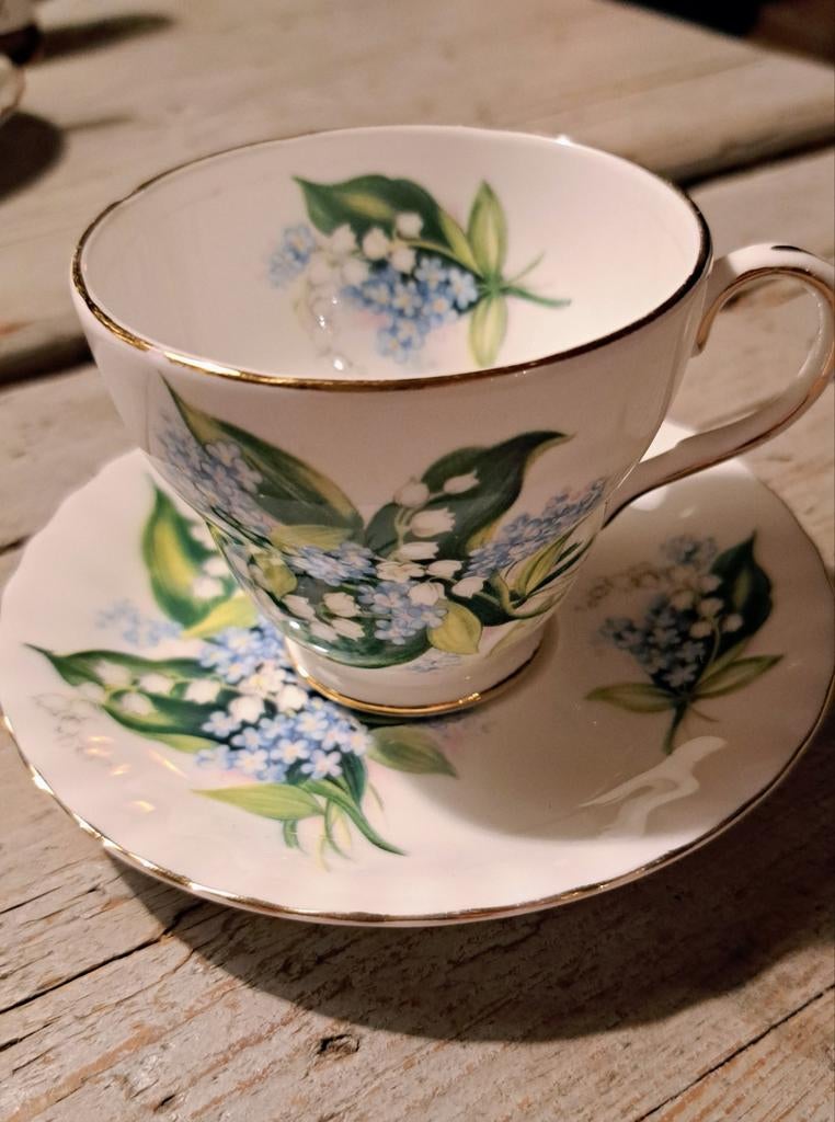 "Lily of the valley" kop en schotel, Ophalen of Verzenden, Zo goed als nieuw, Porselein, Kop en/of schotel