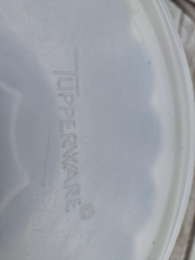 Tupperware puddingvorm met deksel, Huis en Inrichting, Keuken | Tupperware, Ophalen of Verzenden, Gebruikt, Wit, Bak of Kom