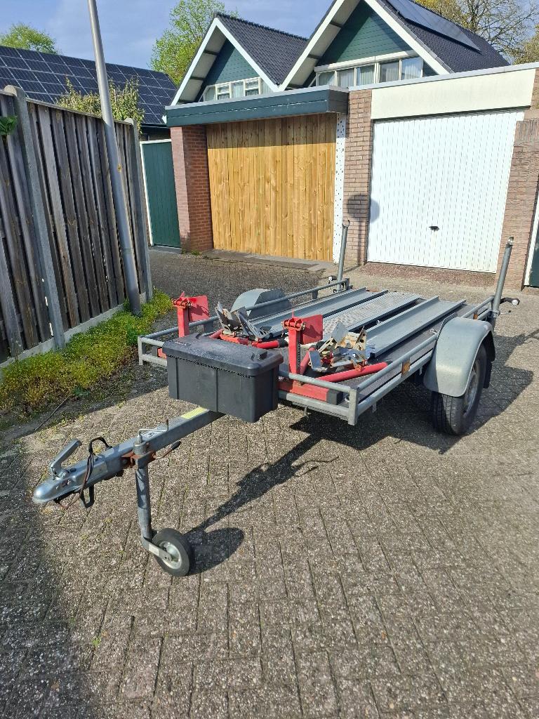 motor aanhanger, Ophalen, Zo goed als nieuw