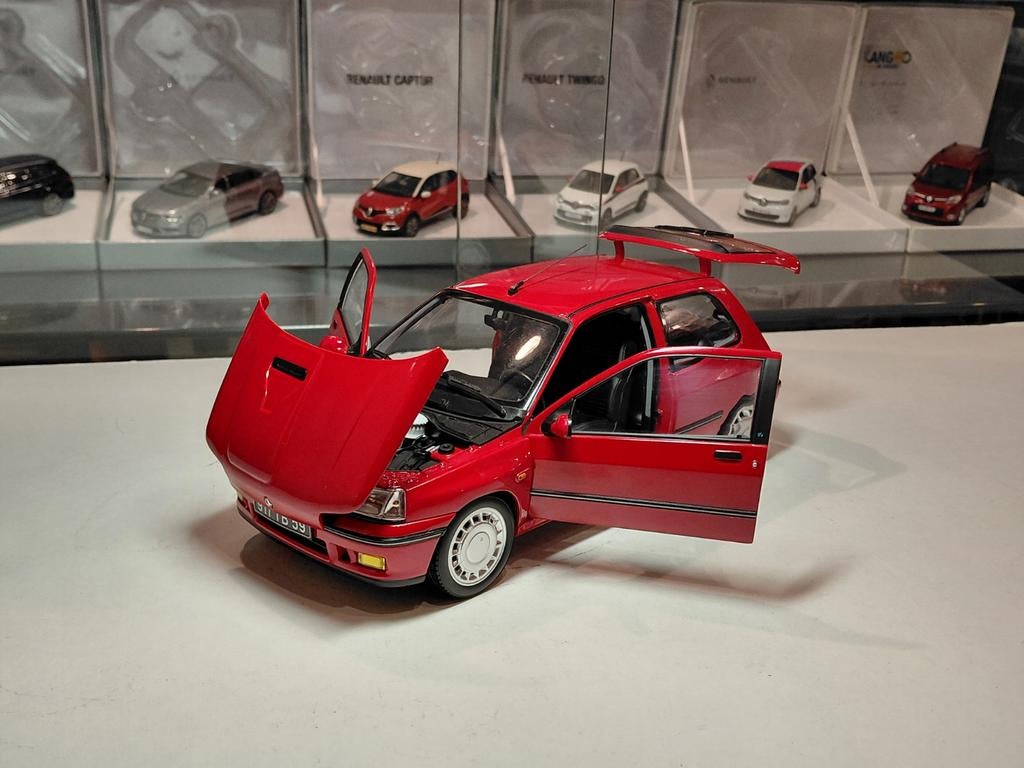 Renault Clio 16S I phase 1 1991-1994 Rouge Vif 1/18 Norev, Ophalen of Verzenden, Zo goed als nieuw, Auto, Norev
