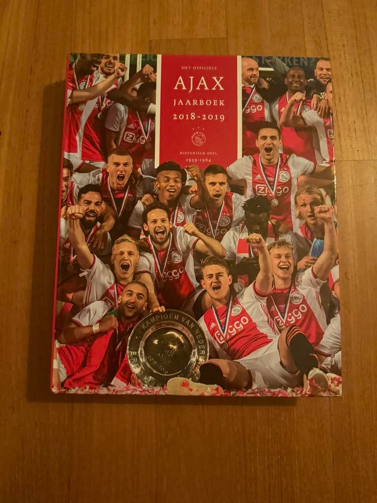 Ajax jaarboek 2018/2019, Ophalen of Verzenden, Zo goed als nieuw, Ajax