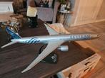 KLM SkyTeam Boeing 777 schaalmodel, Verzamelen, Luchtvaart en Vliegtuigspotten, Ophalen of Verzenden, Gebruikt