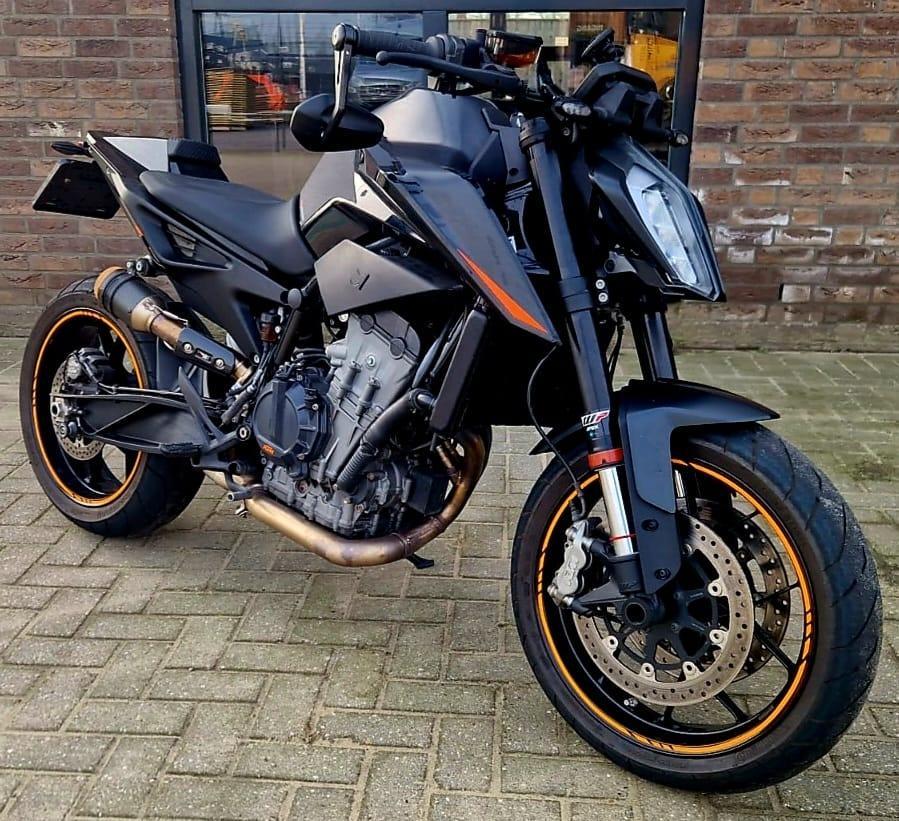 KTM 890 Duke *ABS|Quicksh.|USB|Sportuitlaat|Enz.*, 2 cilinders, Handvatverwarming, 889 cc, Particulier