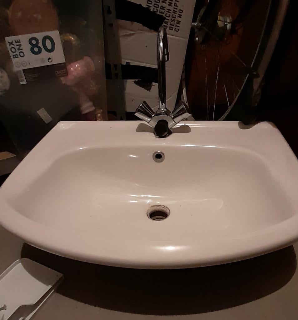 Fonteintje, incl. fonteinkraan en bijbehorend planchet, Gebruikt, Overige typen, Ophalen of Verzenden, Minder dan 100 cm