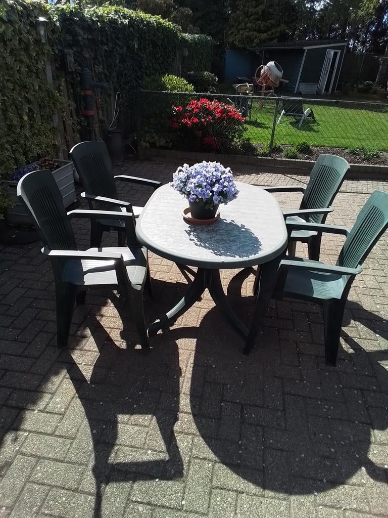 Tuinset met 4 stoelen, Ophalen, Kunststof, Gebruikt, 6 zitplaatsen