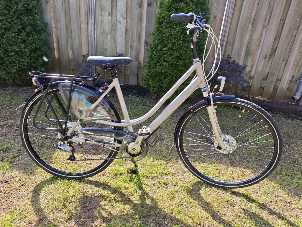 Zeer mooie Giant damesfiets dames fiets 51cm 8 versnellingen, Ophalen, Versnellingen, Giant, Zo goed als nieuw