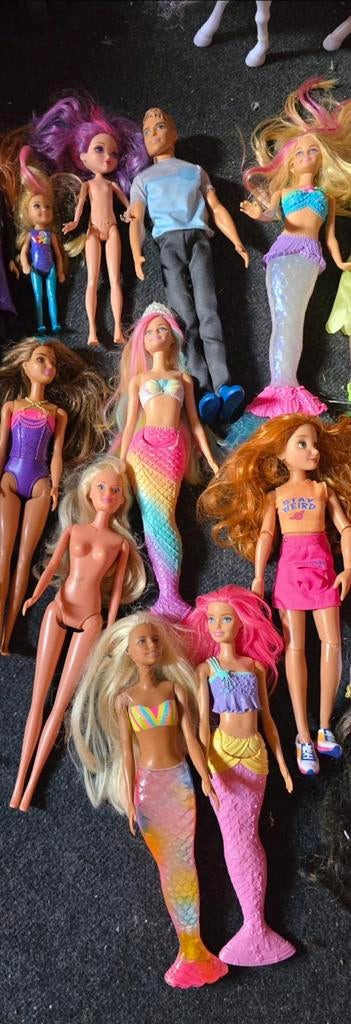 Grote collectie Barbiepoppen en 1 Ken, Kinderen en Baby's, Speelgoed | Poppen, Ophalen of Verzenden, Gebruikt, Barbie