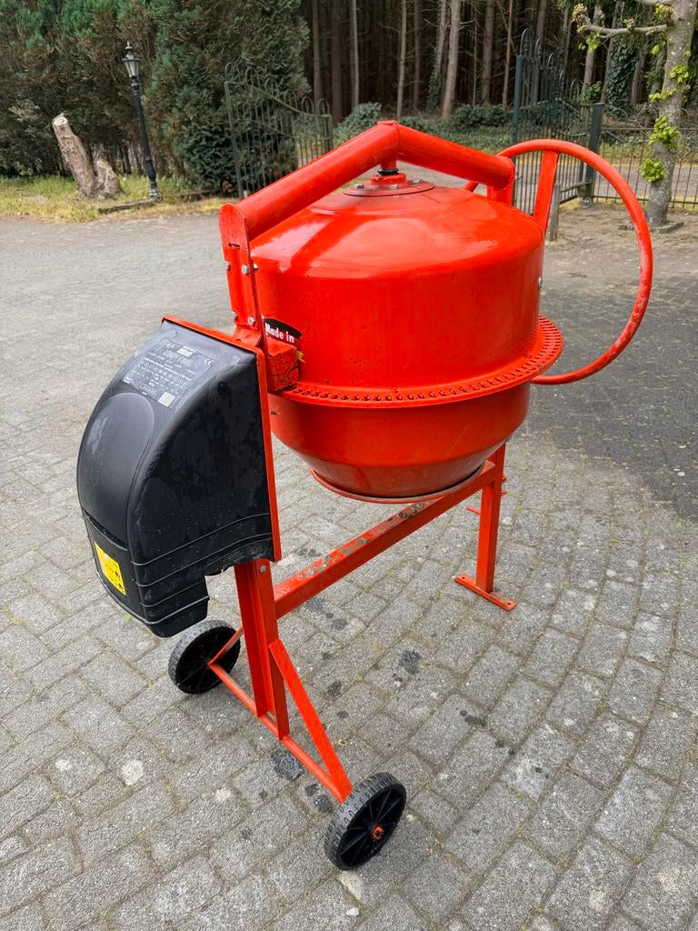 Altrad Lescha betonmolen HM P 135 L, Ophalen of Verzenden, Zo goed als nieuw