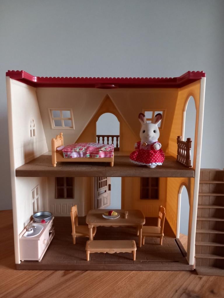 Sylvanian families startershuis met luikjes compleet, Ophalen of Verzenden, Zo goed als nieuw