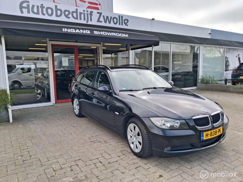 BMW 3-serie Touring 318i|2008|AIRCO| CRUISE CONTROLL, Auto's, BMW, Zwart, Zwart, Handgeschakeld, 1405 kg
