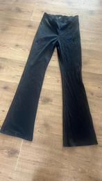 Zwarte flairpijp broek, Ophalen of Verzenden, Zo goed als nieuw, Zwart, Lang