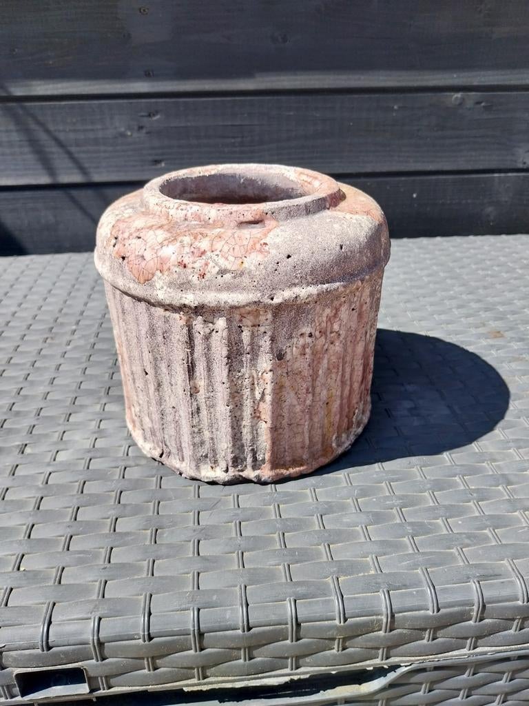 Oud roze bloempot, Overige materialen, Gebruikt, Rond, Binnen
