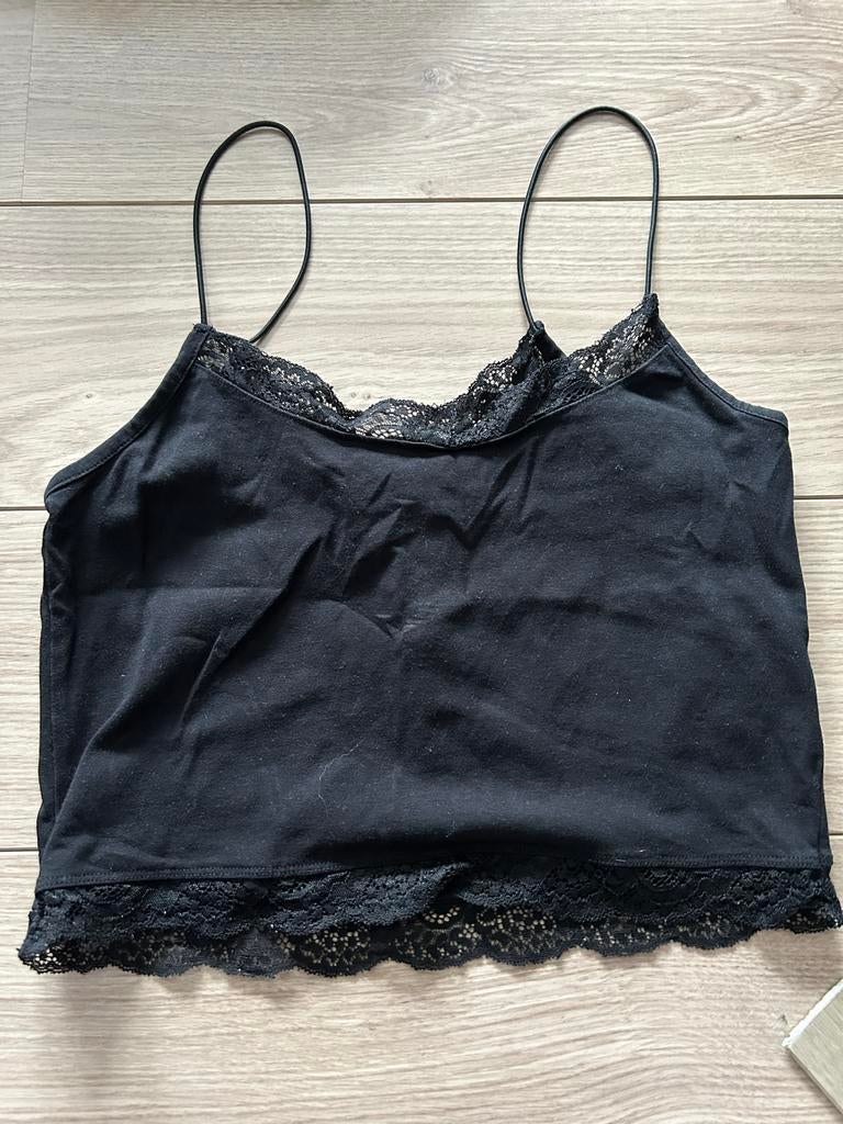 Zwarte Pigalle Top met Kant - Maat L, Kleding | Dames, Zwart, Maat 42/44 (L), Ophalen of Verzenden, Zonder mouw