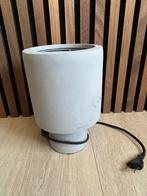 Grijze lamp van beton, Ophalen, Gebruikt