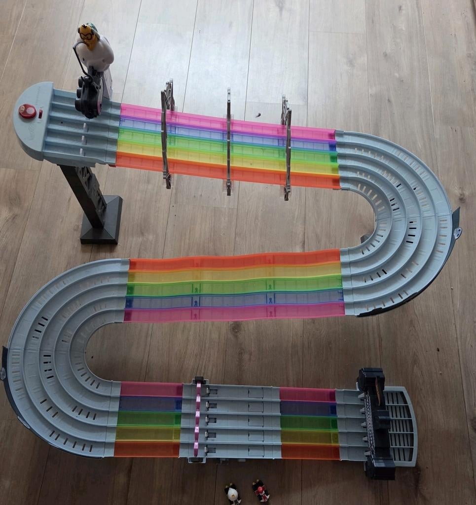 Hot Wheels Mario Kart Regenboogbaan speelset, Kinderen en Baby's, Speelgoed | Racebanen, Ophalen, Racebaan, Zelf te bouwen, Zo goed als nieuw