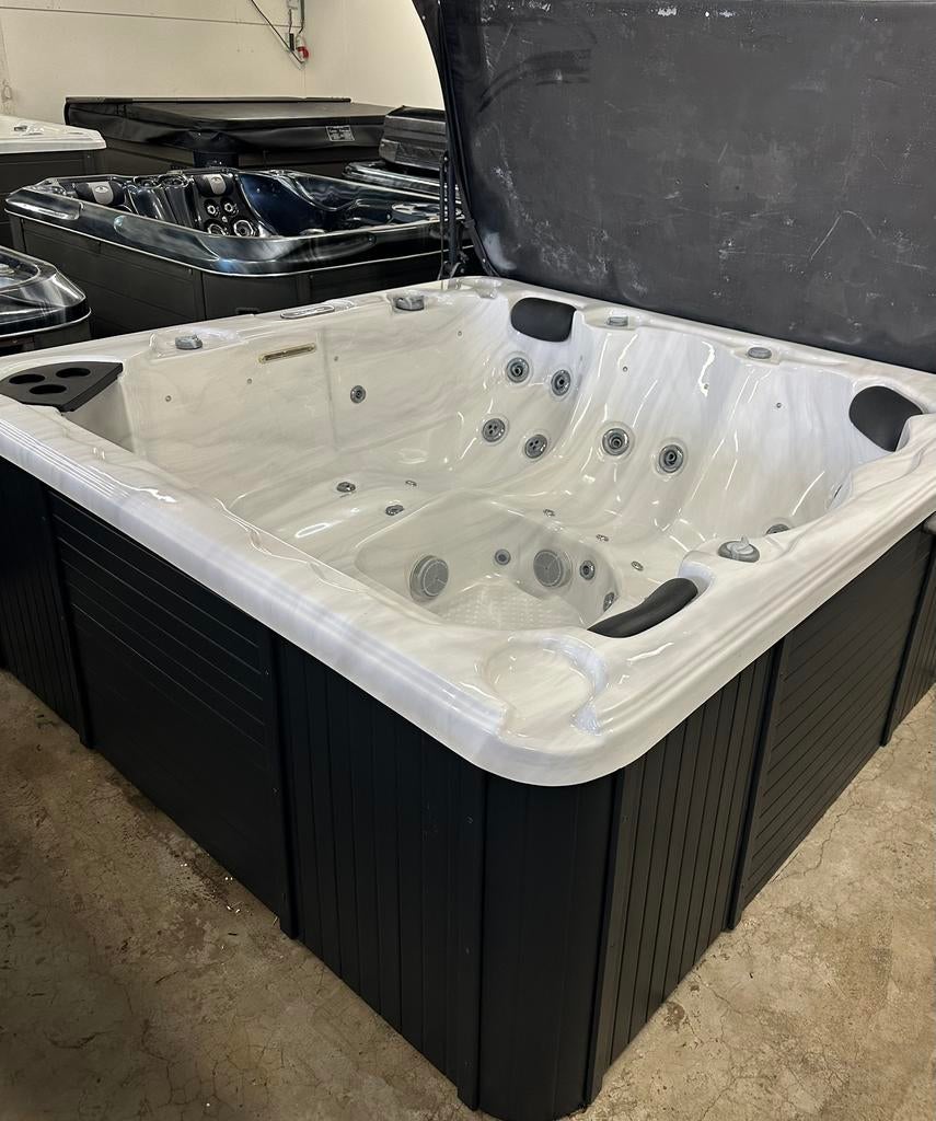 Jacuzzi | Sunspa | 5 persoons, Tuin en Terras, Ophalen of Verzenden, Zo goed als nieuw