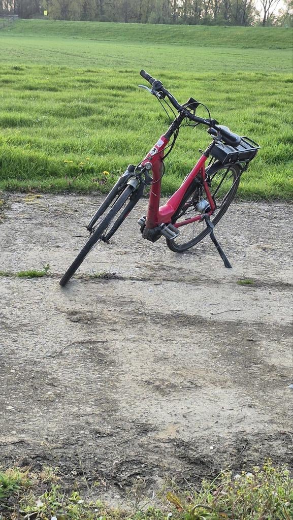 Elektrische fiets voor onderdelen of opknapper!Accu prima!, Fietsen en Brommers, Ophalen, Gebruikt
