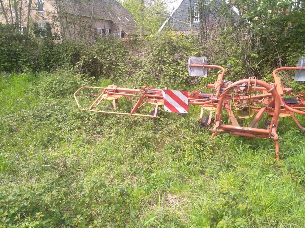 Fella 680 D Hydro Schudder met reserve tanden, Ophalen